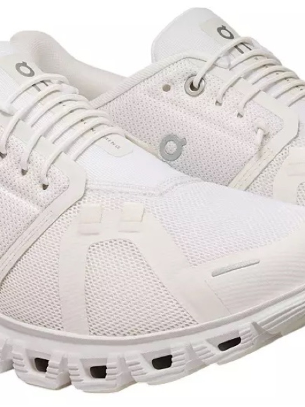 Barely Worn On Running Cloud 6 Women’s Size 7.5 White Sneakers